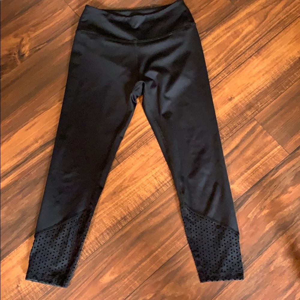 Beyond Yoga laser cut Capri leggings